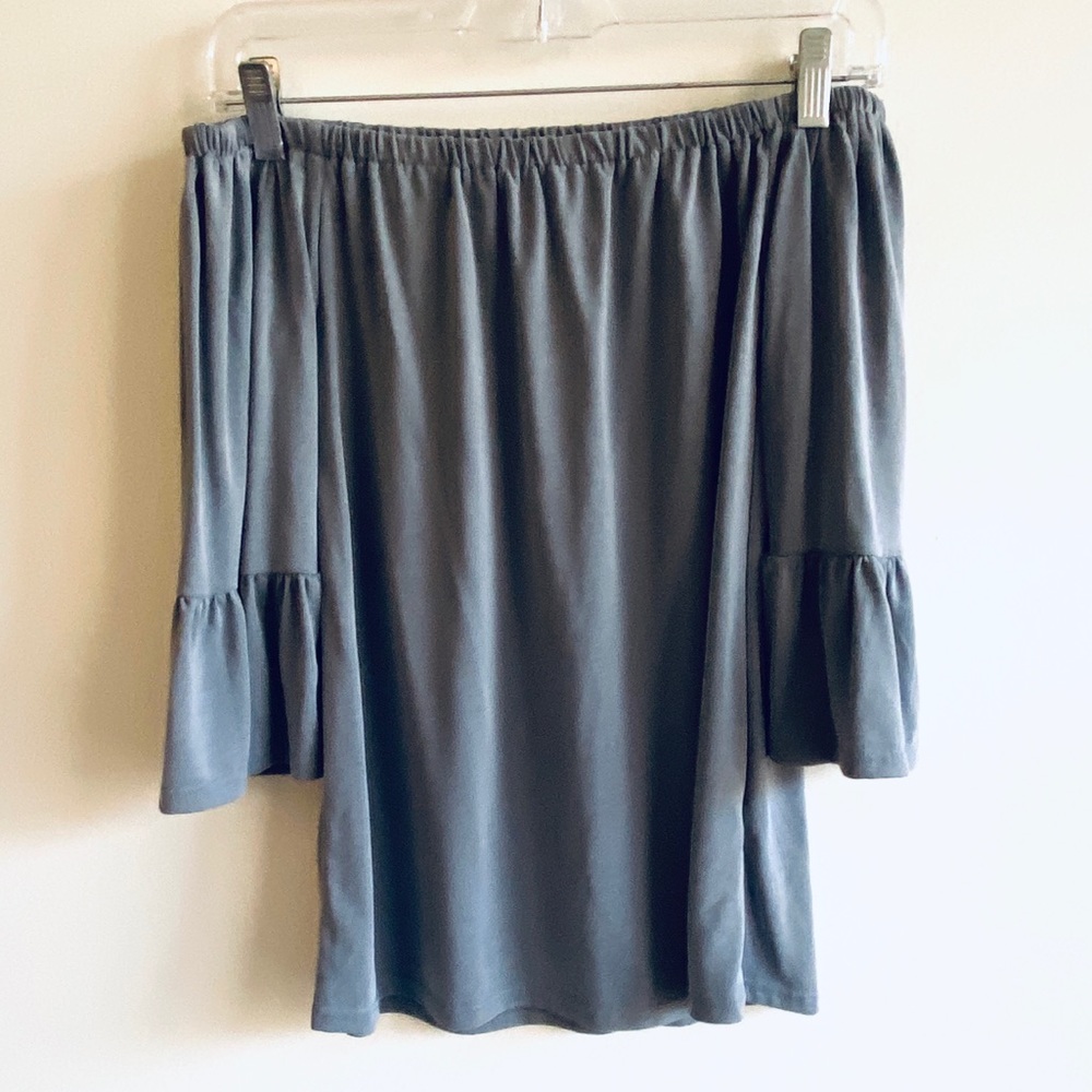 DesignLab Off the Shoulder Ruffle Sleeve Top